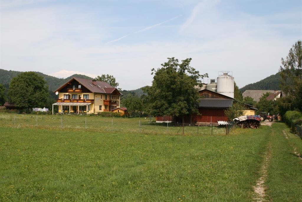Bauernhof-Pension Puschnikhof Unternarrach Exterior photo